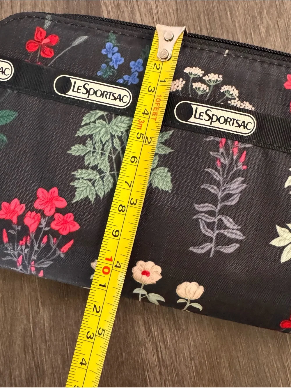 Lesportsac zip around
